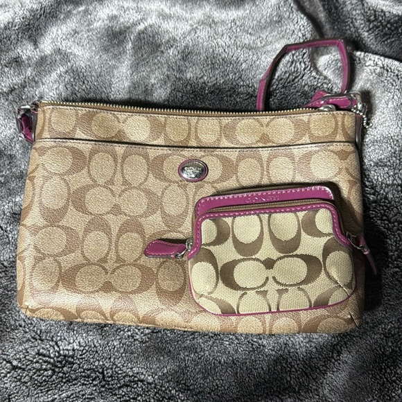 Coach Crossbody w/ Matching Coach NWOT Coin Pouch - Picture 1 of 16